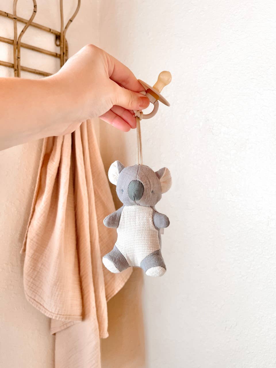 Paci Buddy: Bitzy Pals