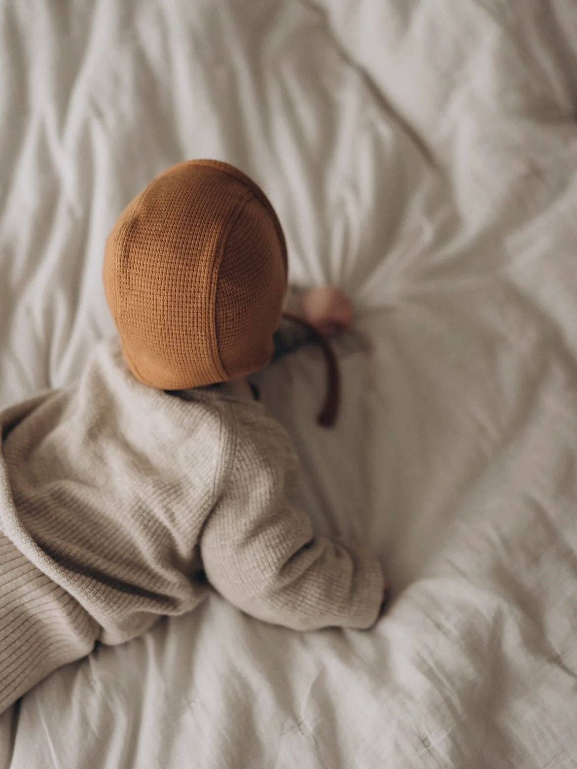 Baby bonnet, Caramel