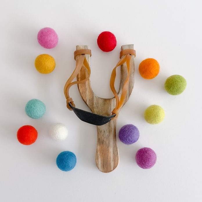 Wooden Slingshot with 12 Felt Balls