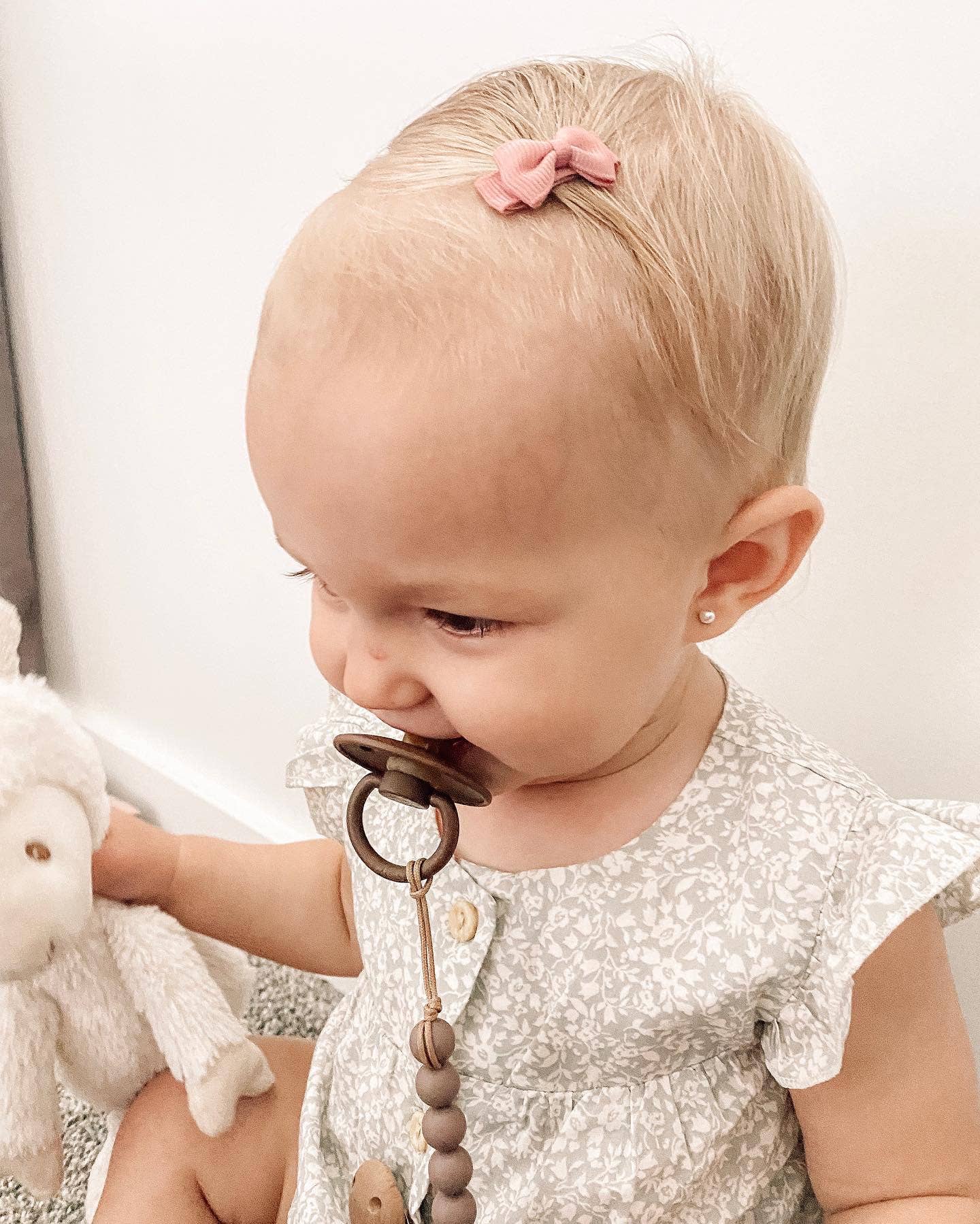 Tea Time- 5 Tiny Tuxedo Bows on Snap Clips